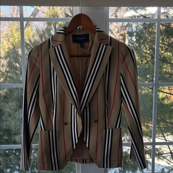 Burberry Women's Multicolor Striped Blazer in Excellent Condition - Picture 2 of 11
